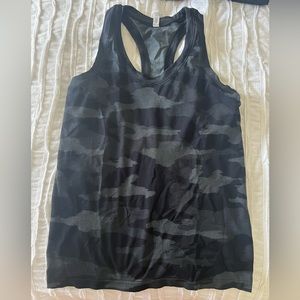 Athleta Momentum Seamless Sport Length Tank Camo